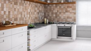 Como cobrir azulejos antigos que estão na cozinha?