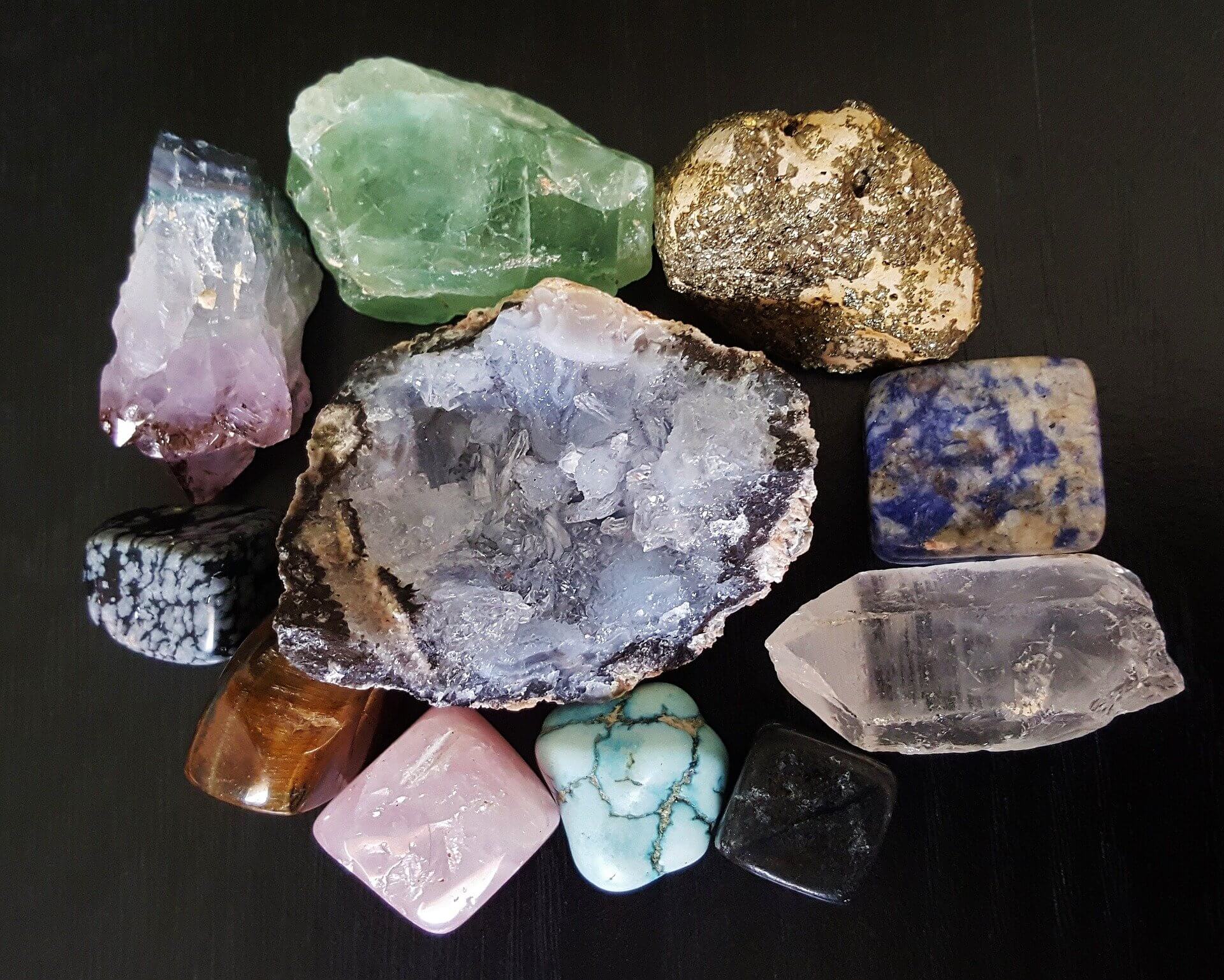 amuletos para casa pedras e cristais