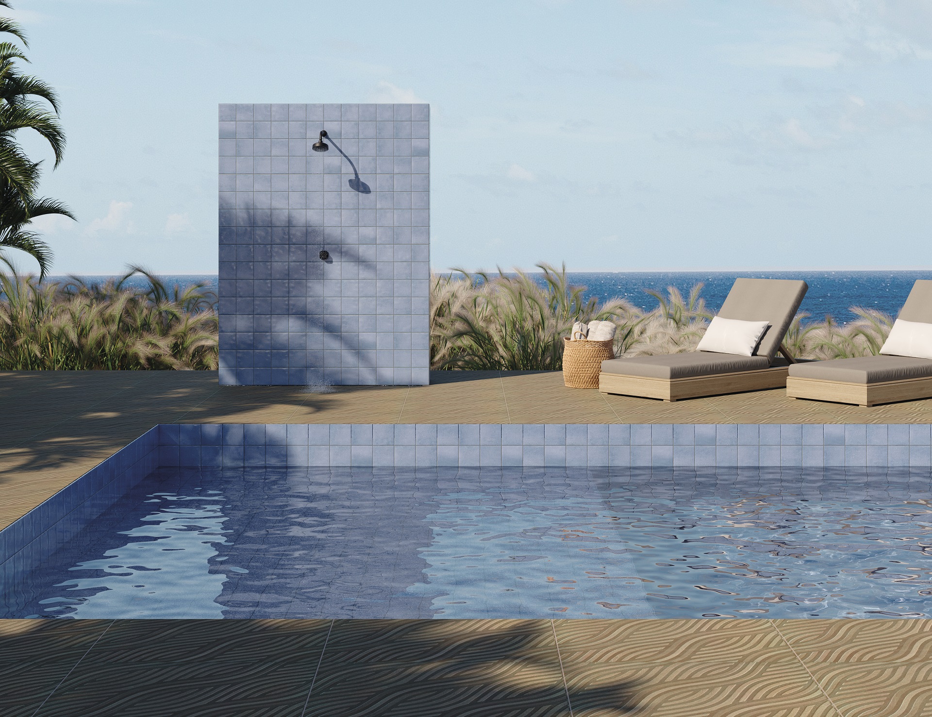 piscina com deck de cerâmica amadeirada e ducha externa